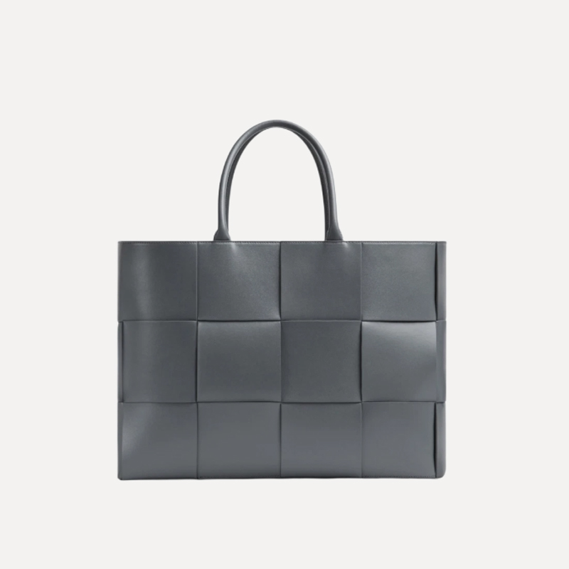 BOTTEGA VENETA 보테가베네타 아르코 레더 토트백 썬더