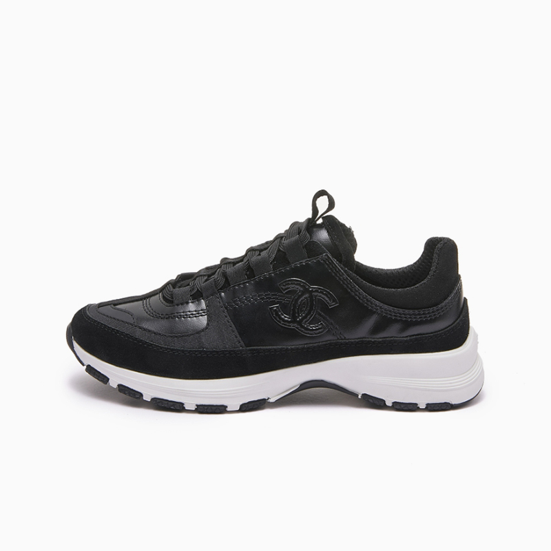 샤넬 Metiers d’art 카프스킨 스니커즈 블랙