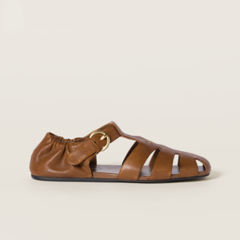 미우미우 루슈 나파 가죽 피셔맨 샌들 5E395E_EFX_F0316_F_005