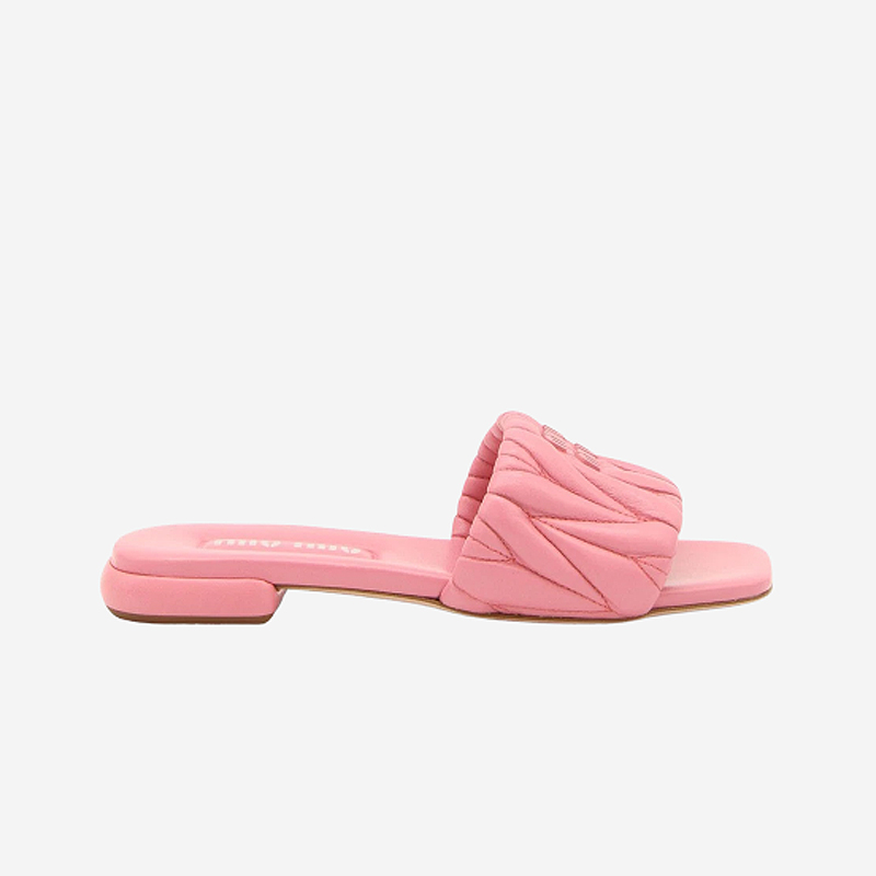 미우미우 마테라쎄 나파 가죽 슬라이드 5XX605-3LM5-F0638