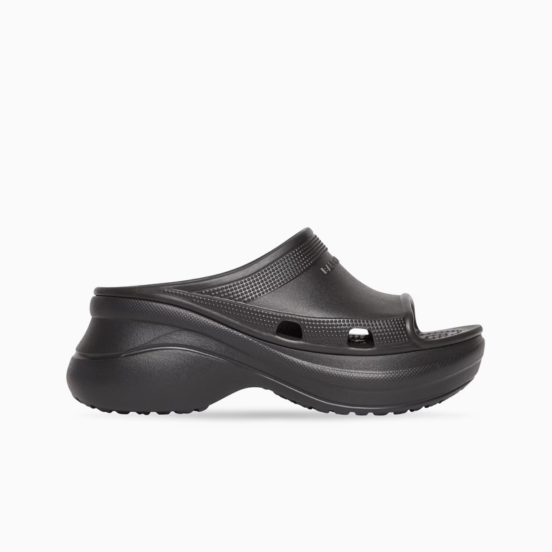 발렌시아가 POOL CROCS™ 슬라이드 샌들 677389W1S8E1000
