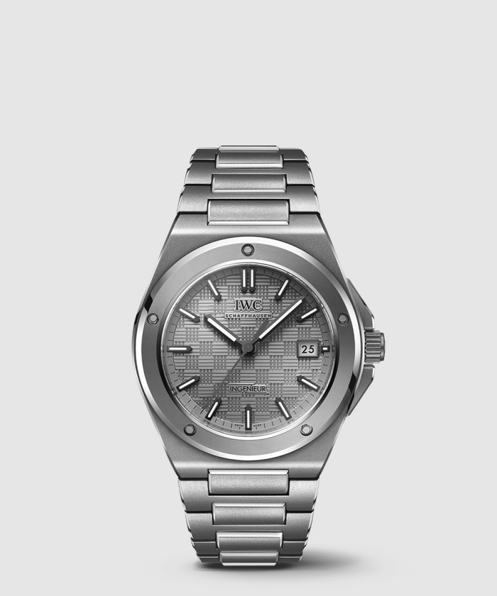 인제니어 40 IW328904