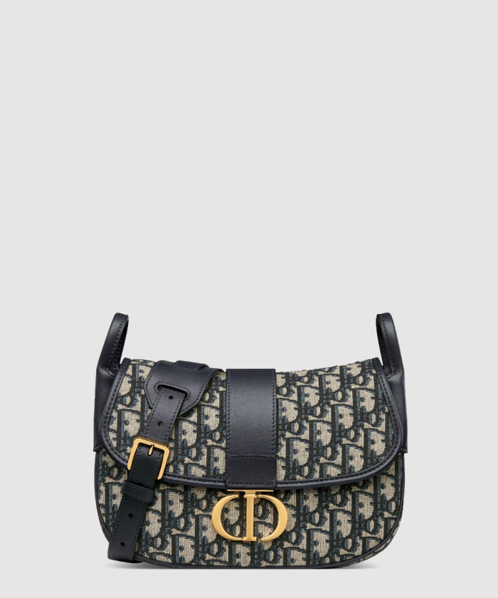 30 Montaigne 미디엄 메신저백 M9363 【매장-490만원대】