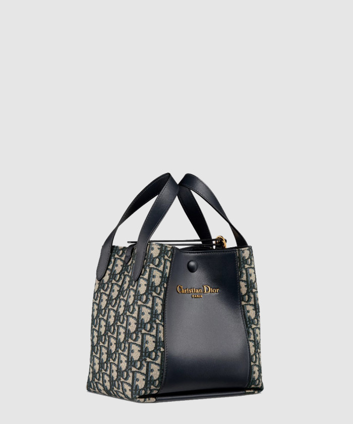 Signature 스몰 버킷백 M2840 【매장-460만원대】