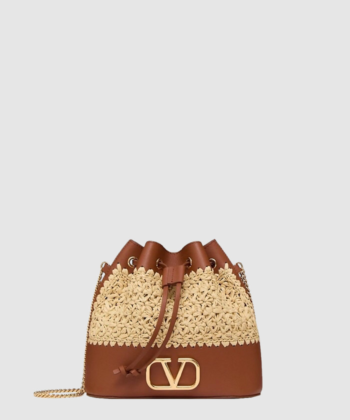 브이로고 시그니처 체인 미니 라피아 버킷백 【매장-150만원대】