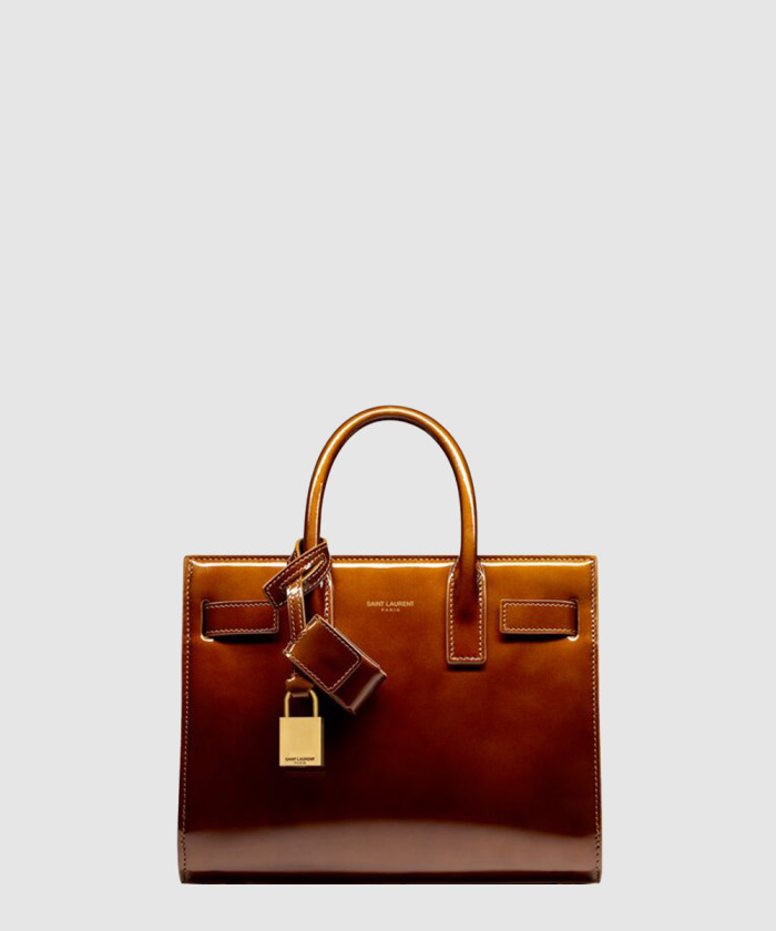 페이턴트 가죽 소재의 sac de jour 나노백 398711 【매장-400만원대】