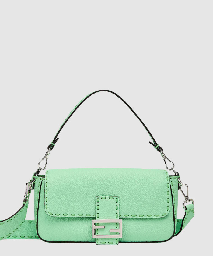 바게트백 미듐 8BR600 【매장-510만원대】