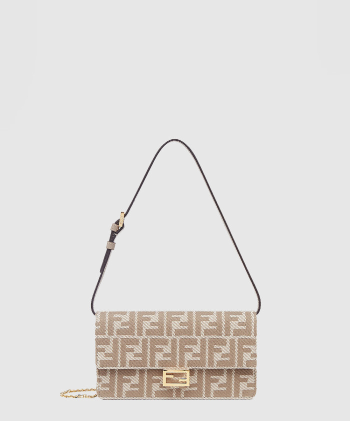 바게트 체인 지갑 8M0498 【매장-210만원대】