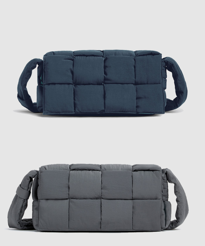 패디드 카세트 벨트백 705579 【매장-330만원대】