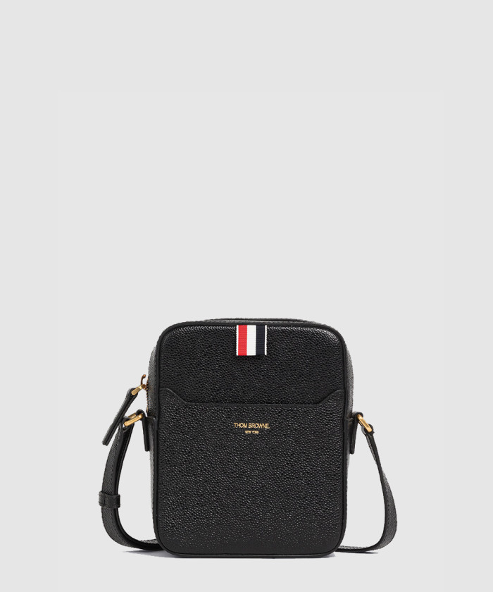 페블 버티컬 카메라백 MAG420 【매장-230만원대】