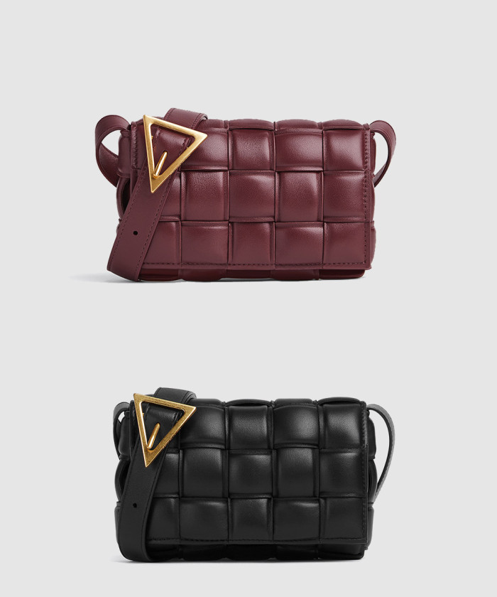 패디드 카세트백 스몰 717506 【매장-440만원대】