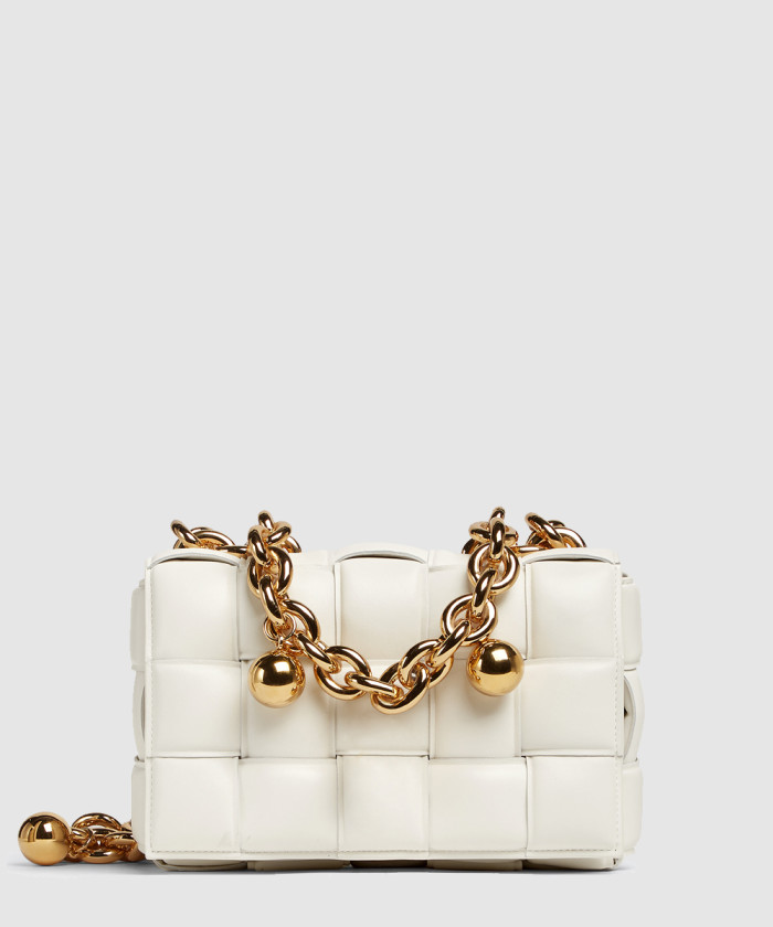 체인 카세트백 680070 【매장-600만원대】